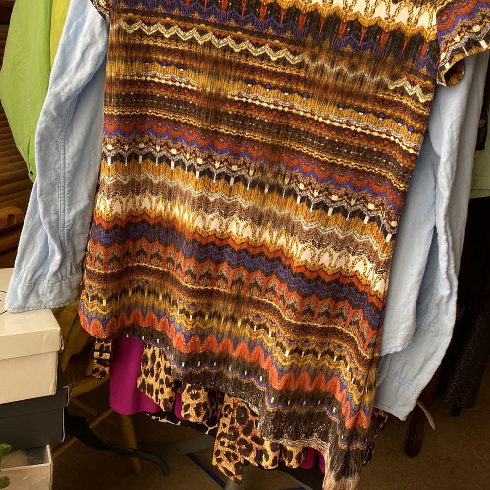 Women’s top! - Picture 3 of 3